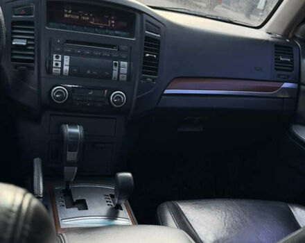 Чорний Міцубісі Паджеро, об'ємом двигуна 3.2 л та пробігом 201 тис. км за 8999 $, фото 16 на Automoto.ua