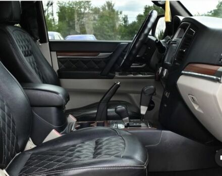 Черный Мицубиси Паджеро, объемом двигателя 0 л и пробегом 165 тыс. км за 11500 $, фото 6 на Automoto.ua