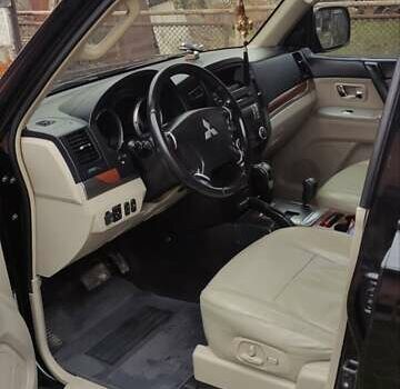 Черный Мицубиси Паджеро, объемом двигателя 3 л и пробегом 262 тыс. км за 10999 $, фото 16 на Automoto.ua