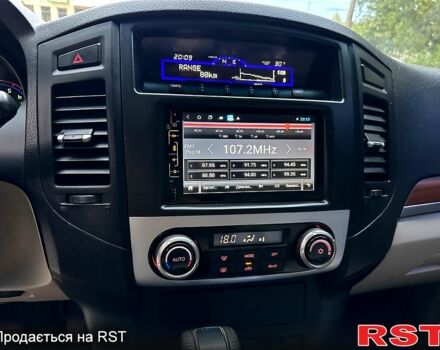 Черный Мицубиси Паджеро, объемом двигателя 3.2 л и пробегом 190 тыс. км за 13000 $, фото 6 на Automoto.ua