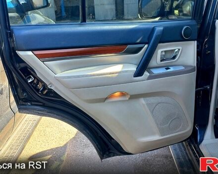 Черный Мицубиси Паджеро, объемом двигателя 3.8 л и пробегом 278 тыс. км за 11200 $, фото 11 на Automoto.ua