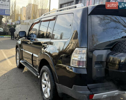 Чорний Міцубісі Паджеро, об'ємом двигуна 3.2 л та пробігом 201 тис. км за 8999 $, фото 14 на Automoto.ua