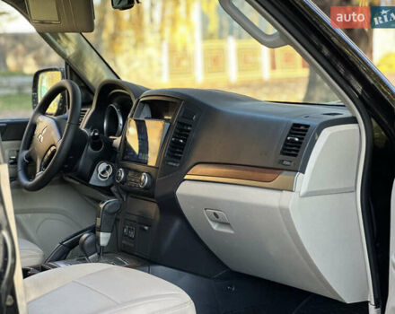 Мицубиси Паджеро 2007 в Киеве на Automoto.ua Черный Мицубиси Паджеро, объемом двигателя 3.8 л и пробегом 216 тыс. км за 9300 $, фото 36 на Automoto.ua