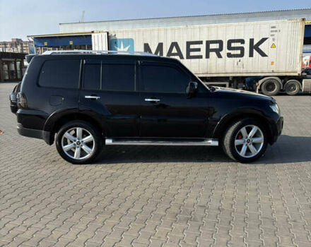Черный Мицубиси Паджеро, объемом двигателя 2.97 л и пробегом 301 тыс. км за 11000 $, фото 2 на Automoto.ua