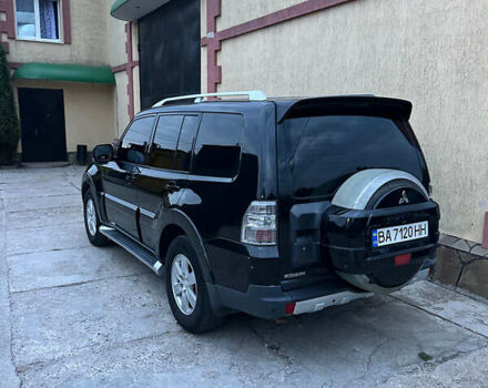 Черный Мицубиси Паджеро, объемом двигателя 3.8 л и пробегом 258 тыс. км за 10900 $, фото 1 на Automoto.ua