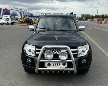 Черный Мицубиси Паджеро, объемом двигателя 3 л и пробегом 251 тыс. км за 11000 $, фото 1 на Automoto.ua