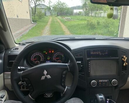 Черный Мицубиси Паджеро, объемом двигателя 3 л и пробегом 255 тыс. км за 12000 $, фото 5 на Automoto.ua