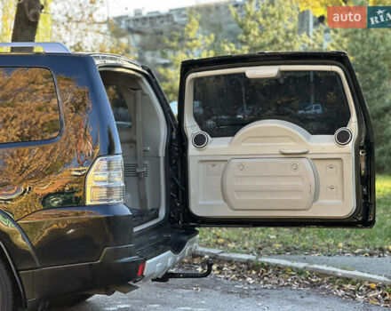 Мицубиси Паджеро 2007 в Киеве на Automoto.ua Черный Мицубиси Паджеро, объемом двигателя 3.8 л и пробегом 216 тыс. км за 9300 $, фото 27 на Automoto.ua