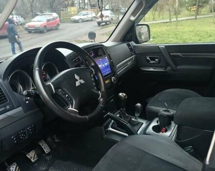 Черный Мицубиси Паджеро, объемом двигателя 3.2 л и пробегом 249 тыс. км за 13500 $, фото 5 на Automoto.ua