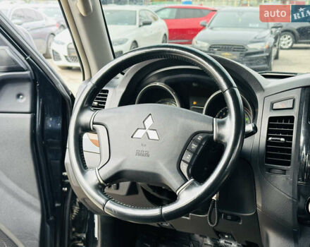 Черный Мицубиси Паджеро, объемом двигателя 2.97 л и пробегом 241 тыс. км за 11900 $, фото 20 на Automoto.ua