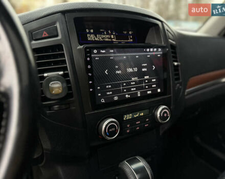 Чорний Міцубісі Паджеро, об'ємом двигуна 3.2 л та пробігом 209 тис. км за 11500 $, фото 33 на Automoto.ua