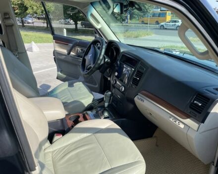 Чорний Міцубісі Паджеро, об'ємом двигуна 3 л та пробігом 215 тис. км за 11300 $, фото 10 на Automoto.ua