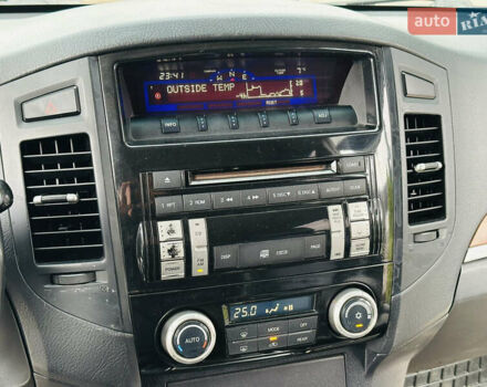 Черный Мицубиси Паджеро, объемом двигателя 2.97 л и пробегом 241 тыс. км за 11900 $, фото 29 на Automoto.ua