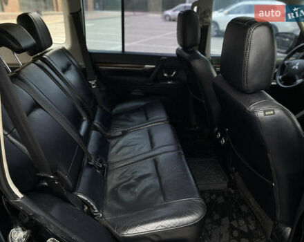 Черный Мицубиси Паджеро, объемом двигателя 2.97 л и пробегом 269 тыс. км за 9500 $, фото 18 на Automoto.ua