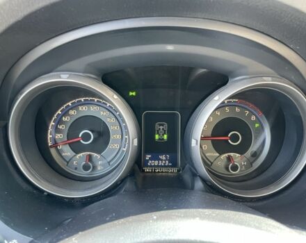 Чорний Міцубісі Паджеро, об'ємом двигуна 3 л та пробігом 215 тис. км за 11300 $, фото 18 на Automoto.ua