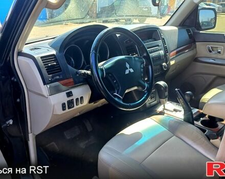 Черный Мицубиси Паджеро, объемом двигателя 3.8 л и пробегом 278 тыс. км за 11200 $, фото 7 на Automoto.ua