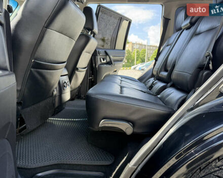 Чорний Міцубісі Паджеро, об'ємом двигуна 3.2 л та пробігом 260 тис. км за 12950 $, фото 10 на Automoto.ua