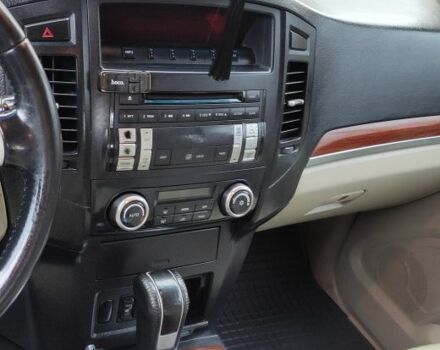 Черный Мицубиси Паджеро, объемом двигателя 3 л и пробегом 262 тыс. км за 10900 $, фото 5 на Automoto.ua