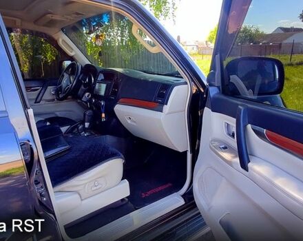 Черный Мицубиси Паджеро, объемом двигателя 3 л и пробегом 246 тыс. км за 12900 $, фото 11 на Automoto.ua