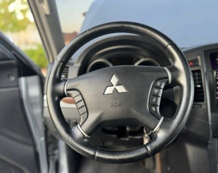 Черный Мицубиси Паджеро, объемом двигателя 2.4 л и пробегом 282 тыс. км за 13000 $, фото 22 на Automoto.ua