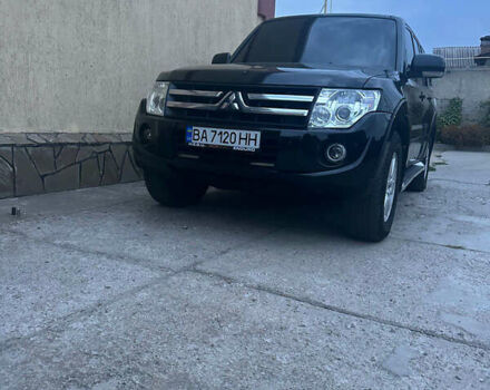 Черный Мицубиси Паджеро, объемом двигателя 3.8 л и пробегом 258 тыс. км за 10900 $, фото 2 на Automoto.ua