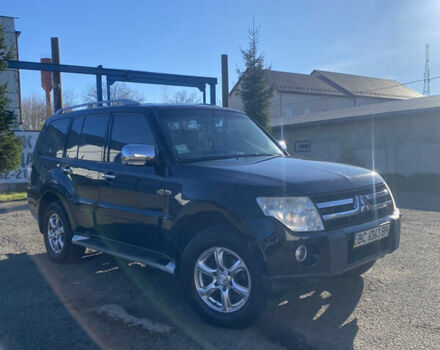 Черный Мицубиси Паджеро, объемом двигателя 3 л и пробегом 326 тыс. км за 8600 $, фото 5 на Automoto.ua