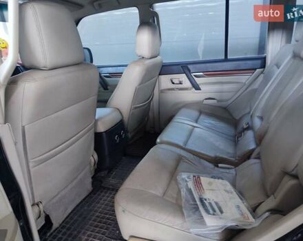 Черный Мицубиси Паджеро, объемом двигателя 3 л и пробегом 320 тыс. км за 6000 $, фото 9 на Automoto.ua