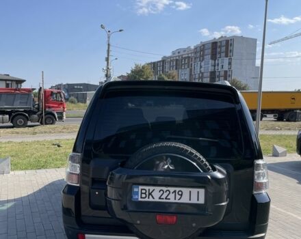 Чорний Міцубісі Паджеро, об'ємом двигуна 3 л та пробігом 215 тис. км за 11300 $, фото 3 на Automoto.ua