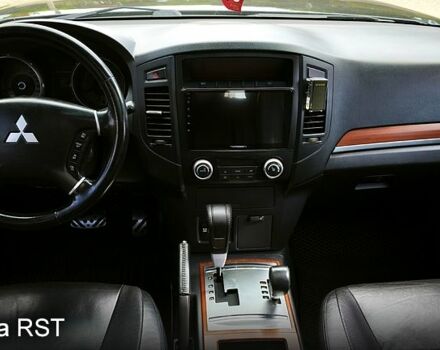 Черный Мицубиси Паджеро, объемом двигателя 3.8 л и пробегом 197 тыс. км за 11500 $, фото 7 на Automoto.ua