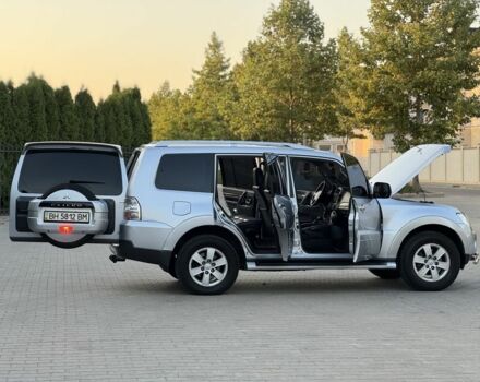 Черный Мицубиси Паджеро, объемом двигателя 2.4 л и пробегом 282 тыс. км за 13000 $, фото 9 на Automoto.ua