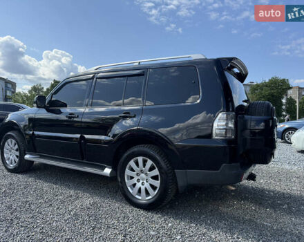Чорний Міцубісі Паджеро, об'ємом двигуна 3.2 л та пробігом 260 тис. км за 12950 $, фото 22 на Automoto.ua