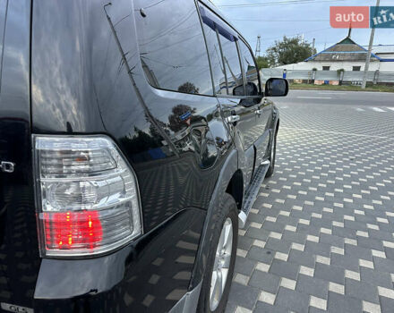 Черный Мицубиси Паджеро, объемом двигателя 3.2 л и пробегом 191 тыс. км за 12999 $, фото 4 на Automoto.ua