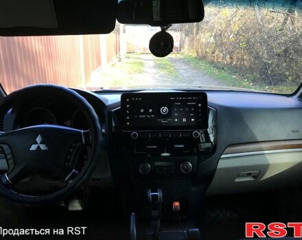 Черный Мицубиси Паджеро, объемом двигателя 3 л и пробегом 364 тыс. км за 12400 $, фото 3 на Automoto.ua