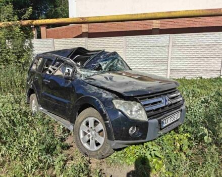 Черный Мицубиси Паджеро, объемом двигателя 3 л и пробегом 210 тыс. км за 4500 $, фото 5 на Automoto.ua