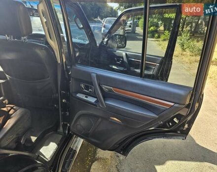 Чорний Міцубісі Паджеро, об'ємом двигуна 3 л та пробігом 210 тис. км за 11000 $, фото 13 на Automoto.ua