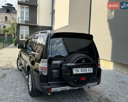 Чорний Міцубісі Паджеро, об'ємом двигуна 3.2 л та пробігом 285 тис. км за 12000 $, фото 4 на Automoto.ua