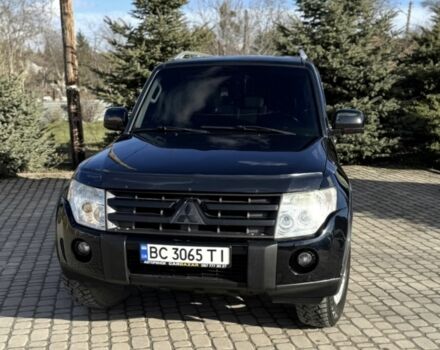 Черный Мицубиси Паджеро, объемом двигателя 3 л и пробегом 241 тыс. км за 12500 $, фото 3 на Automoto.ua