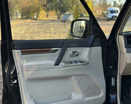 Мицубиси Паджеро 2007 в Киеве на Automoto.ua Черный Мицубиси Паджеро, объемом двигателя 3.8 л и пробегом 216 тыс. км за 9300 $, фото 41 на Automoto.ua