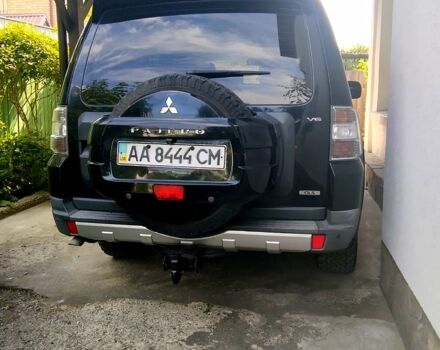 Чорний Міцубісі Паджеро, об'ємом двигуна 3 л та пробігом 344 тис. км за 10700 $, фото 1 на Automoto.ua