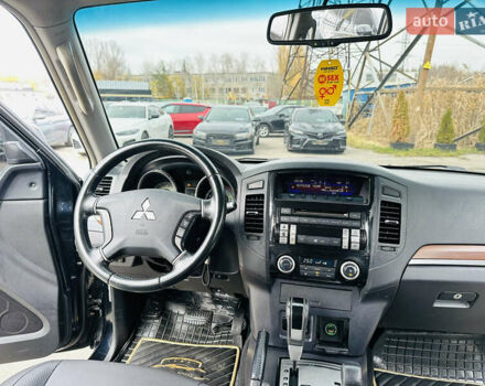 Черный Мицубиси Паджеро, объемом двигателя 2.97 л и пробегом 241 тыс. км за 11900 $, фото 19 на Automoto.ua