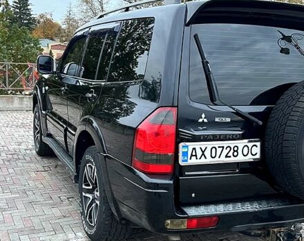Черный Мицубиси Паджеро, объемом двигателя 3 л и пробегом 294 тыс. км за 8200 $, фото 1 на Automoto.ua