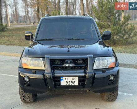 Чорний Міцубісі Паджеро, об'ємом двигуна 3.8 л та пробігом 260 тис. км за 10500 $, фото 1 на Automoto.ua
