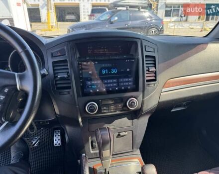 Чорний Міцубісі Паджеро, об'ємом двигуна 3.83 л та пробігом 254 тис. км за 16300 $, фото 21 на Automoto.ua