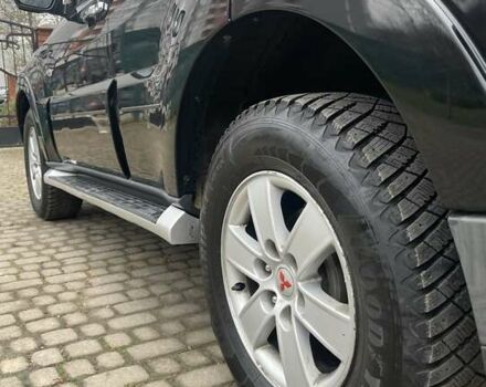 Чорний Міцубісі Паджеро, об'ємом двигуна 3 л та пробігом 260 тис. км за 10800 $, фото 12 на Automoto.ua