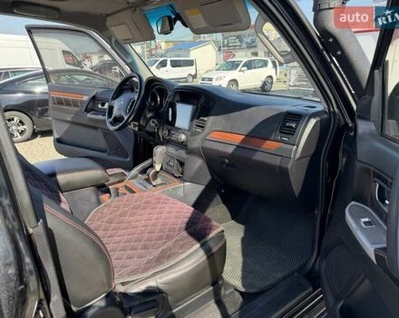 Чорний Міцубісі Паджеро, об'ємом двигуна 3.83 л та пробігом 254 тис. км за 16300 $, фото 18 на Automoto.ua