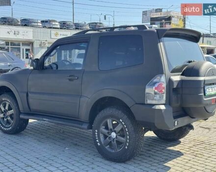 Чорний Міцубісі Паджеро, об'ємом двигуна 3.83 л та пробігом 254 тис. км за 16300 $, фото 12 на Automoto.ua