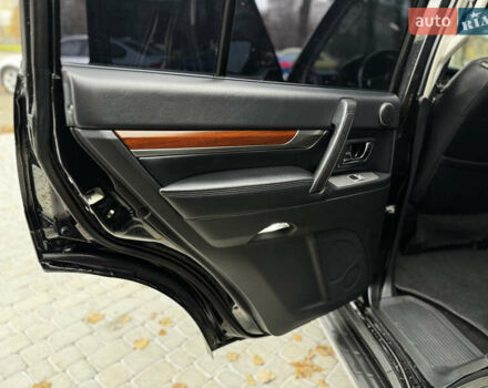 Чорний Міцубісі Паджеро, об'ємом двигуна 3.2 л та пробігом 209 тис. км за 11500 $, фото 27 на Automoto.ua