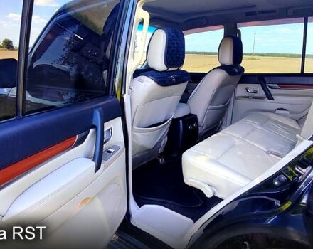 Черный Мицубиси Паджеро, объемом двигателя 3 л и пробегом 246 тыс. км за 12900 $, фото 12 на Automoto.ua