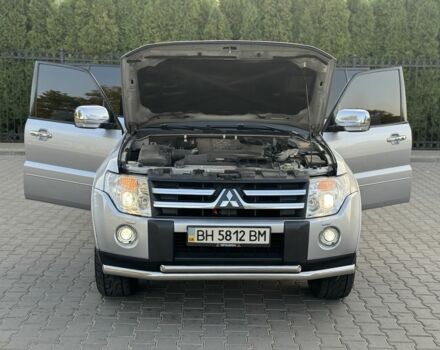 Черный Мицубиси Паджеро, объемом двигателя 2.4 л и пробегом 282 тыс. км за 13000 $, фото 8 на Automoto.ua