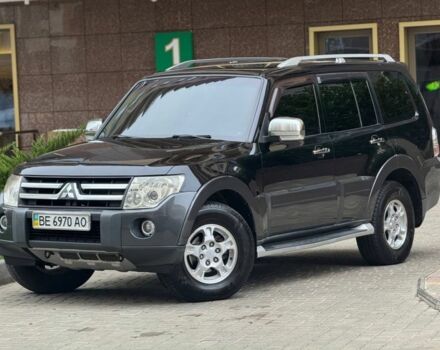 Черный Мицубиси Паджеро, объемом двигателя 3 л и пробегом 280 тыс. км за 10500 $, фото 1 на Automoto.ua
